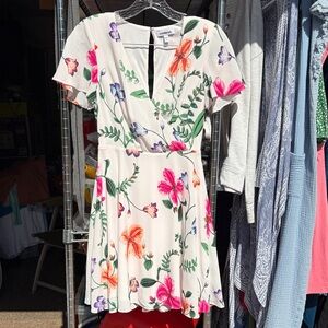 Express Floral Print Dress - White with Pink and Green Sz 00